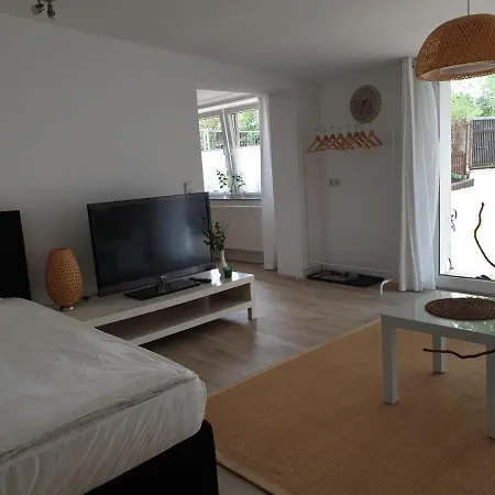 Lindenhof, Zentrumsnah Mit Terrasse Und Grillmoeglichkeit Hébergement de vacances Magdebourg