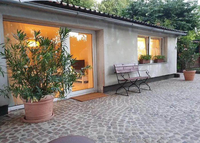 Lindenhof, Zentrumsnah Mit Terrasse Und Grillmoeglichkeit Semesterbostad *