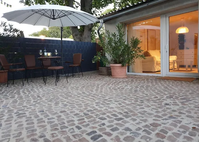 Hébergement de vacances Lindenhof, Zentrumsnah Mit Terrasse Und Grillmoeglichkeit Magdebourg